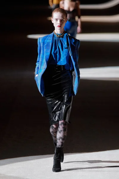 Look 28